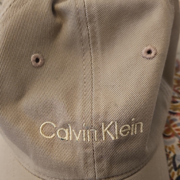 Calvin Klein Light Beige Embroidered Logo Baseball Cap - Picture 7 of 9
